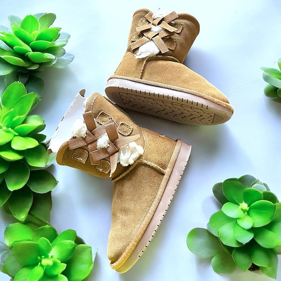 Koolaburra By UGG Kid’s Victoria Short Boots - Picture 12 of 16